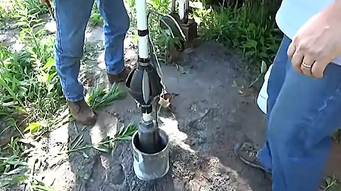 How to Remove Submersible Pump From Borewell