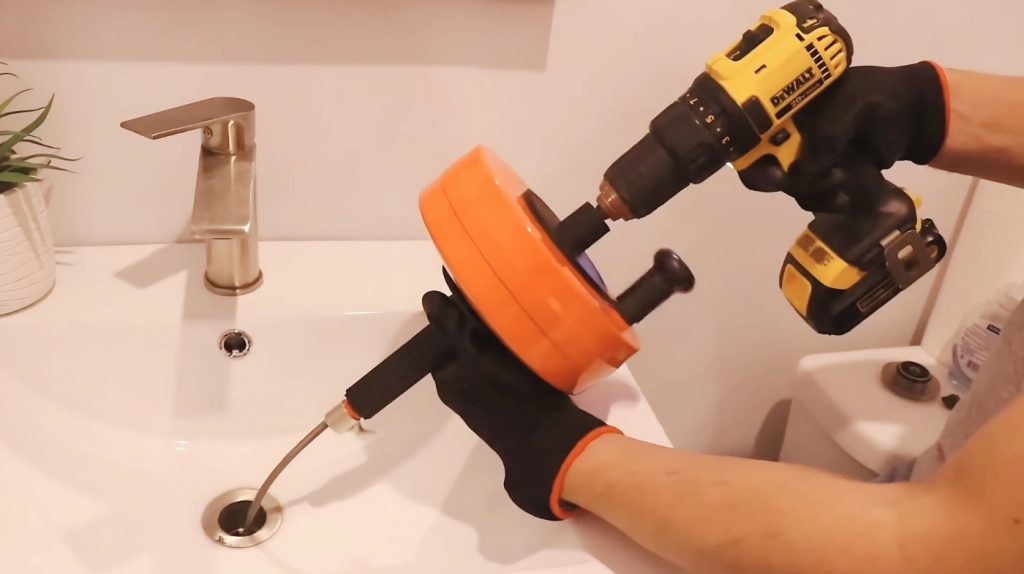 Step-by-Step Guide to Using a Plumber’s Auger